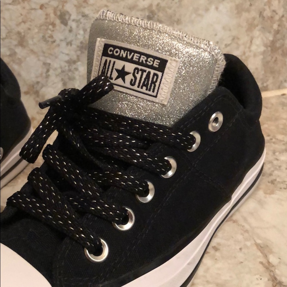 Converse - Picture 2 of 7